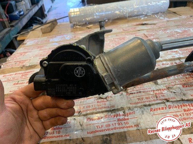 Viskermotor frontrute til Toyota Yaris 2009-2011 (Type II, Fase 2)  (TOYOTA|851100D080|)