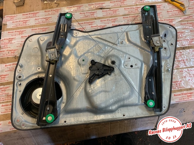 Ruteheis til VW Tiguan 2007-2011 (Type I, Fase 1)  (VOLKSWAGEN|5N1837729C|)