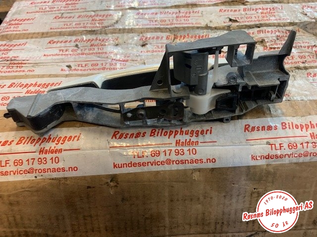 Dørhåndtak utv høyre foran til Peugeot 3008 2009-2016 (Type I)  (PEUGEOT|111670ZP501|)
