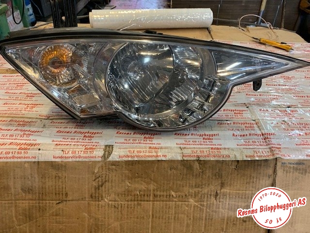 Frontlykt høyre halogen til SsangYong Actyon, 2007-2013  (SSANGYONG|)