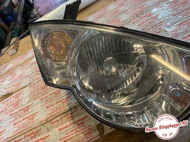 Frontlykt høyre halogen til SsangYong Actyon 2007-2013  (SSANGYONG|)