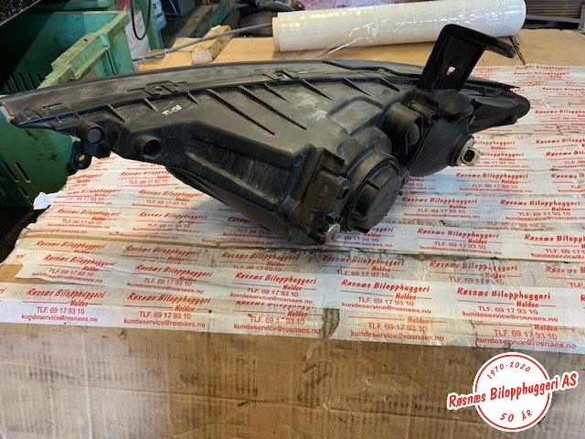 Frontlykt høyre halogen til SsangYong Actyon 2007-2013  (SSANGYONG|)