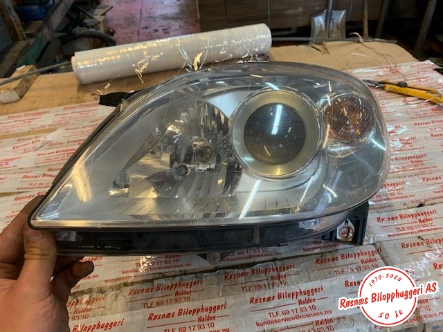 Frontlykt venstre halogen til Mercedes B-Klasse 2005-2008 (Fase 1) (W245) (W245) (MERCEDES|A1698201761|)