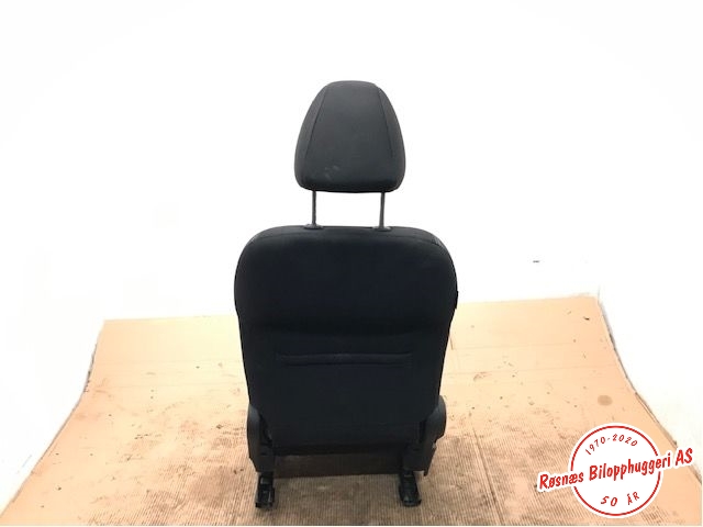 Sete foran høyre til Nissan Qashqai 2014-2021 (Type II)  (NISSAN|)