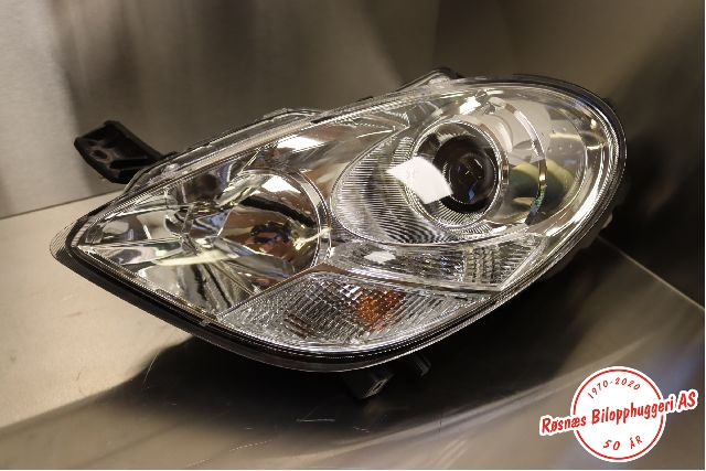 Frontlykt venstre halogen til Peugeot iOn 2011-2020  (PEUGEOT|6208 W9|)