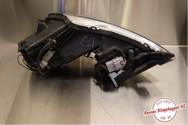 Frontlykt venstre halogen til Peugeot iOn 2011-2020  (PEUGEOT|6208 W9|)