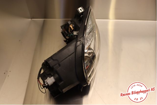 Frontlykt venstre halogen til Peugeot iOn 2011-2020  (PEUGEOT|6208 W9|)