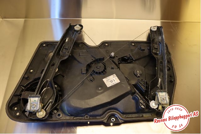 Ruteheis til VW Golf VI 2008-2012  (VOLKSWAGEN|5K1 837 729 Q|)