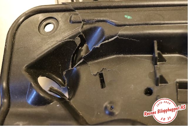Ruteheis til VW Golf VI 2008-2012  (VOLKSWAGEN|5K1 837 729 Q|)
