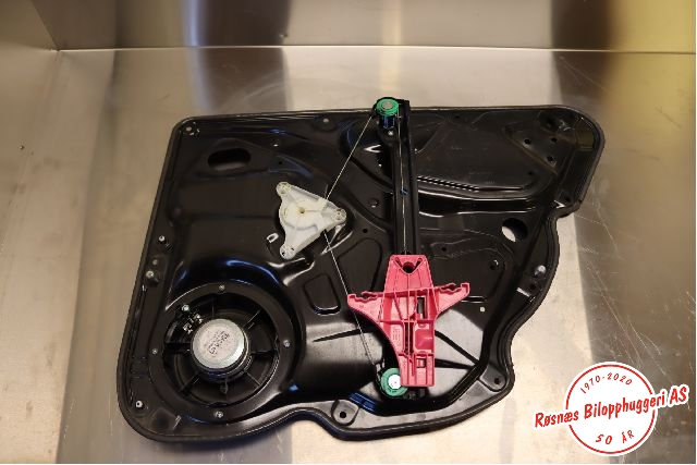 Ruteheis til VW Passat 2011-2015 (B7) (B7) (VOLKSWAGEN|3AA839755|)