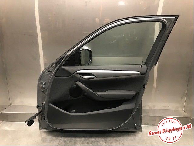 Dør høyre foran til BMW X1 2009-2015 (E84) (E84) (BMW|)