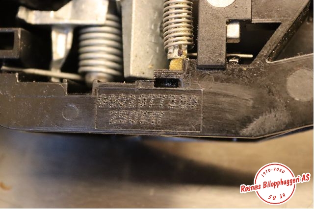 Dørhåndtak utv venstre til Citroën C3 2016-->> (Type III)  (CITROEN|9802977380|)
