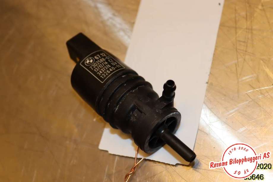 Spylerpumpe foran til BMW X1, 2009-2015 (E84) (E84) (BMW|67.12 7302588-01)
