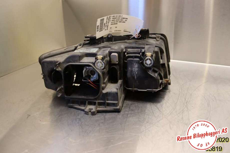 Frontlykt venstre halogen til Audi A4 2001-2004 (Type II) (B6) (B6) (AUDI|8E0 941 003 F|)