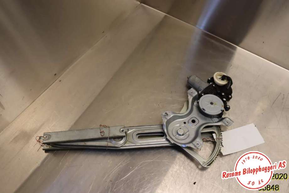 Ruteheis venstre foran til Toyota Avensis 2009-2015 (Type III, Fase 1) (TOYOTA|977555-106|)