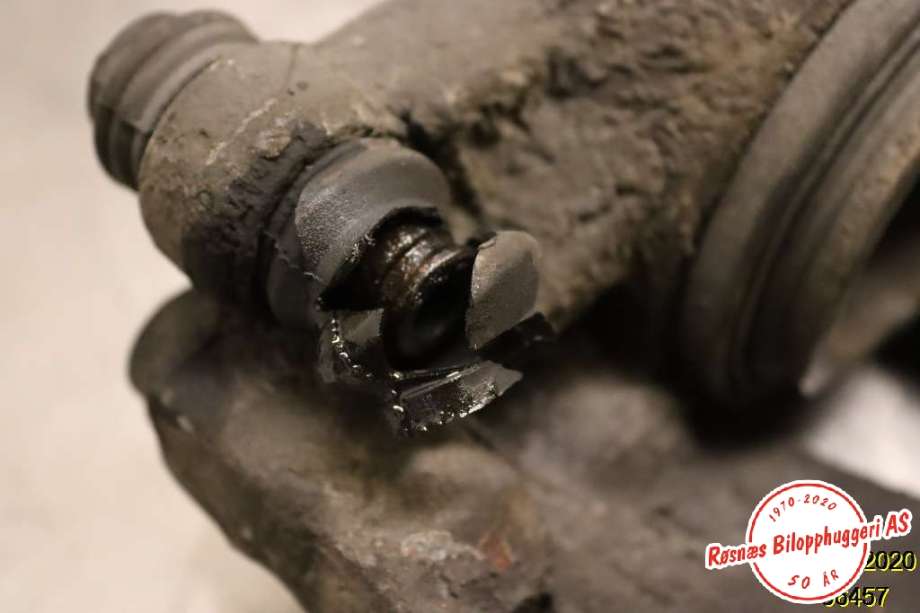 Bremsecaliper venstre foran til Mercedes E-Klasse 2009-2013 (Fase 1) (W212) (W212) (MERCEDES|A 212 423 02 81|)
