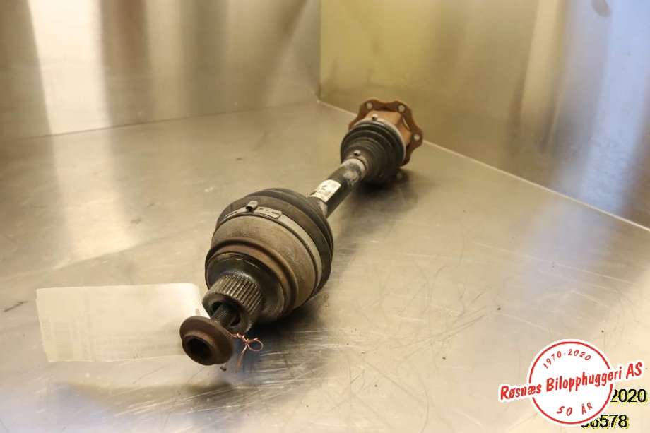 Drivaksel venstre foran til Audi Q5 2008-2012 (Type I, Fase 1)  (AUDI S-LINE|8R0 407 271 C|)