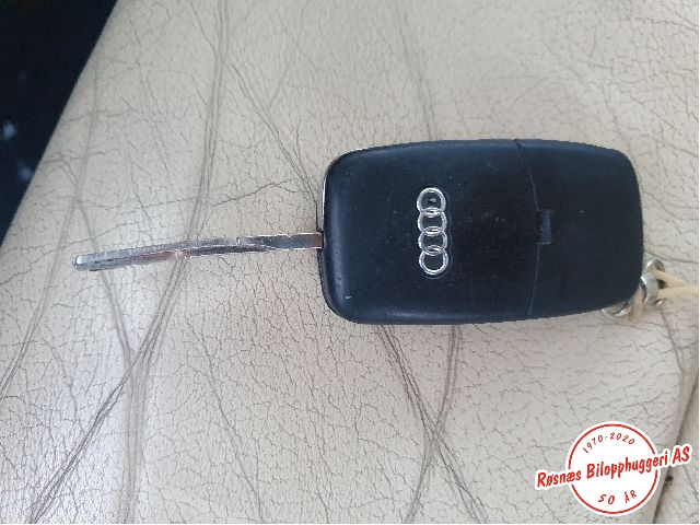 Nøkkel til Audi A6 2001-2004 (Type II, Fase 2) (C5) (C5) (AUDI|)