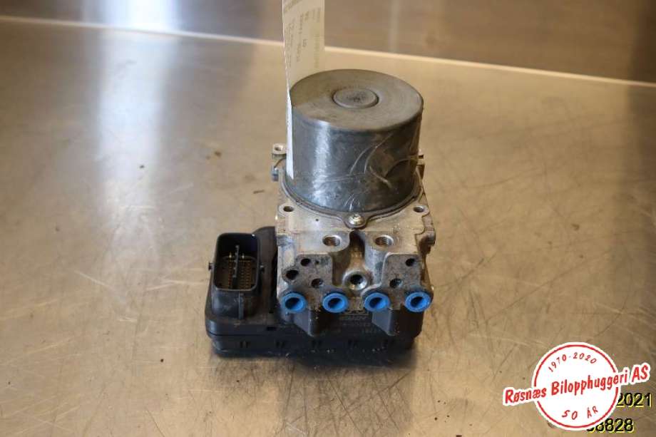 ABS sentral til Toyota RAV4, 2013-2015 (Type IV, Fase 1)  (TOYOTA|44504-42281)