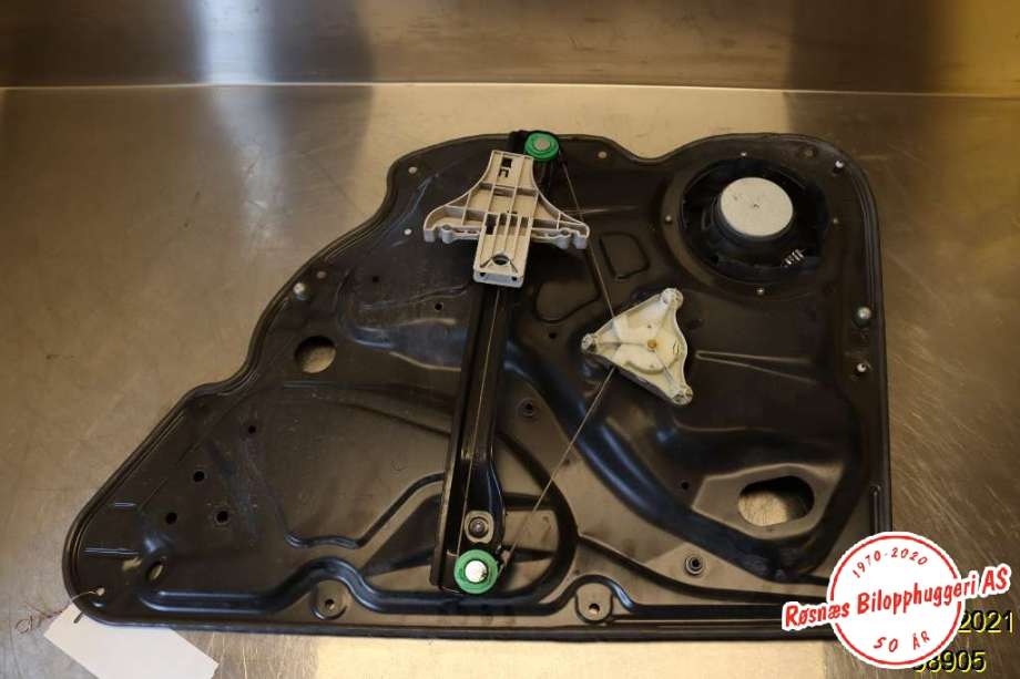 Ruteheis til VW Passat 2005-2010 (B6) (B6) (VOLKSWAGEN|3C4839755H|)
