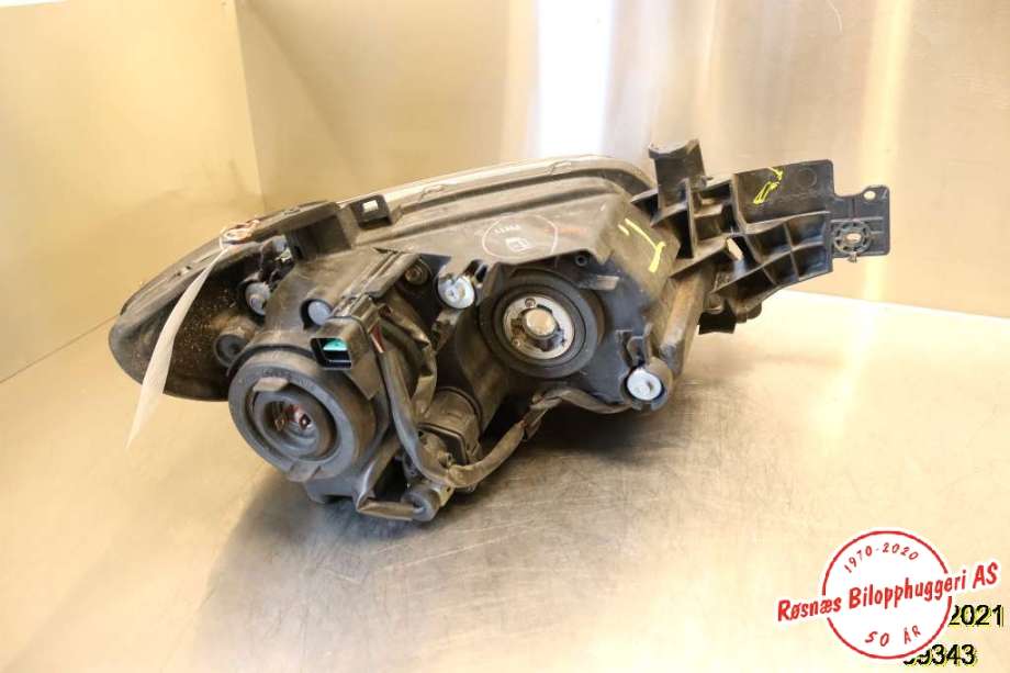 Frontlykt venstre halogen til Mitsubishi Outlander 2003-2006 (Type I)  (MITSUBISHI|8301A087|)