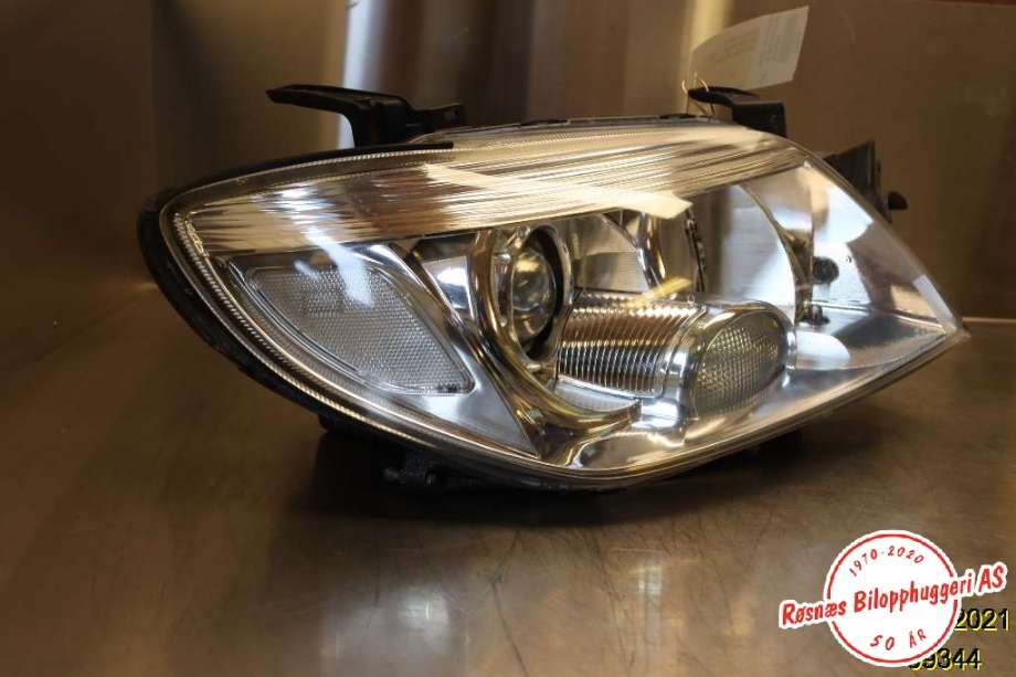 Frontlykt høyre halogen til Mitsubishi Outlander 2003-2006 (Type I)  (MITSUBISHI|8301A088|)