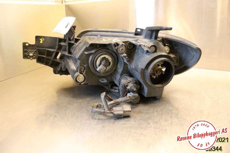 Frontlykt høyre halogen til Mitsubishi Outlander 2003-2006 (Type I)  (MITSUBISHI|8301A088|)