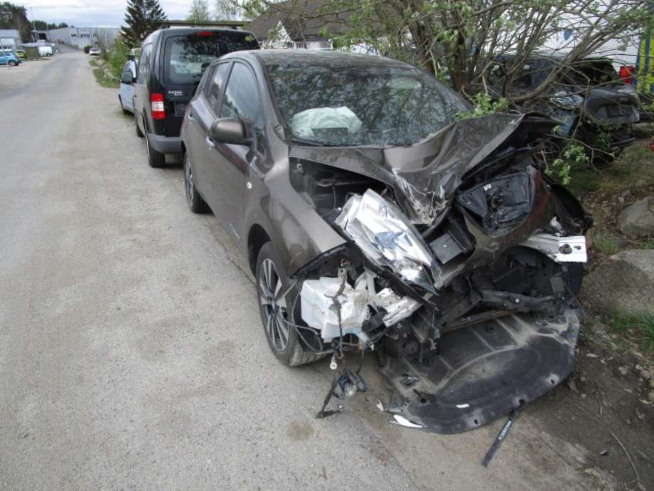 Nissan Leaf 2011-2017 (Type I) , Motorkode: EM57, Girkassekode: 