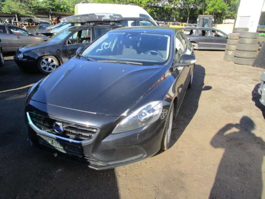 Volvo V40 2012-2019 , Motorkode: D4162T, Girkassekode: 