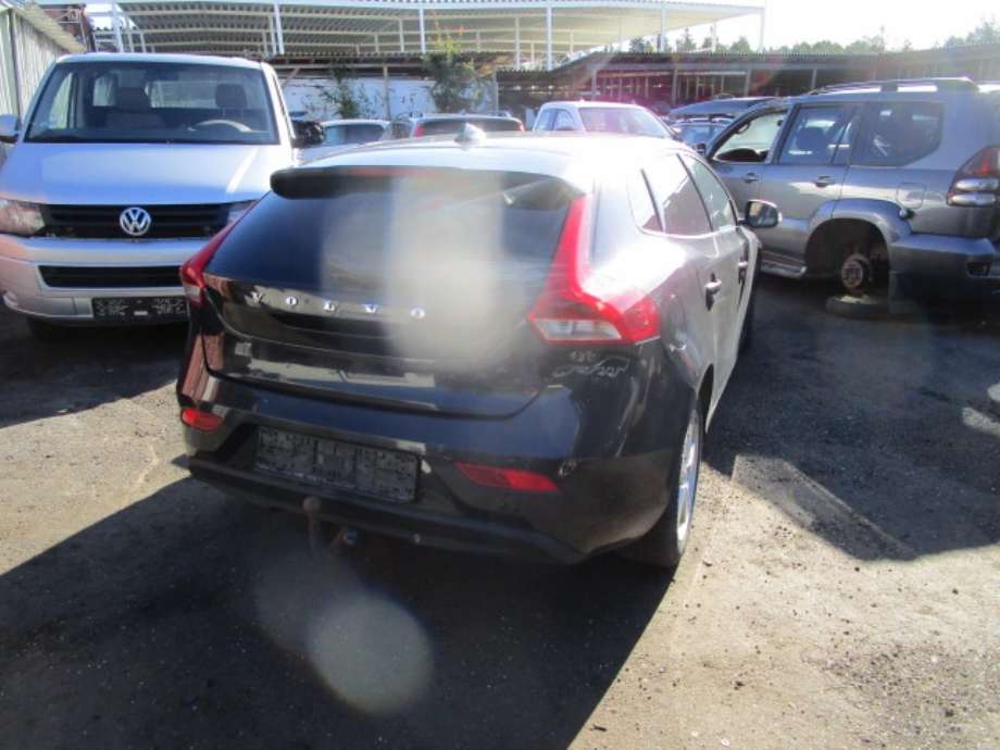 Volvo V40 2012-2019 , Motorkode: D4162T, Girkassekode: 