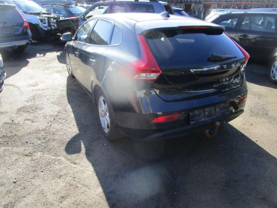 Volvo V40 2012-2019 , Motorkode: D4162T, Girkassekode: 