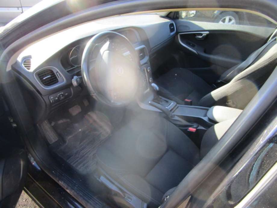 Volvo V40 2012-2019 , Motorkode: D4162T, Girkassekode: 