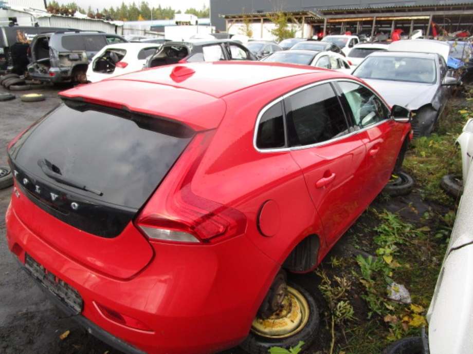 Volvo V40 2012-2019 , Motorkode: D4162T, Girkassekode: 