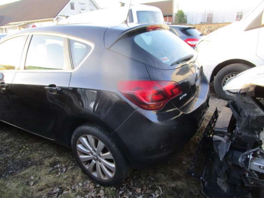 Opel Astra J 2010-2015 , Motorkode: A16XER, Girkassekode: 