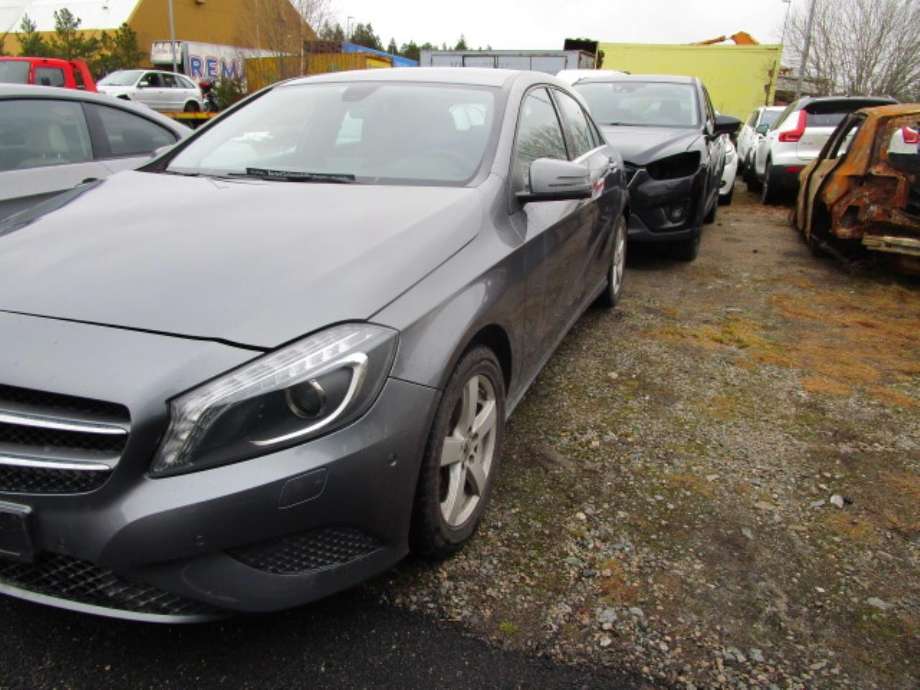 Mercedes A-Klasse 2012-2018 (W176) (W176), Motorkode: 270910, Girkassekode: 