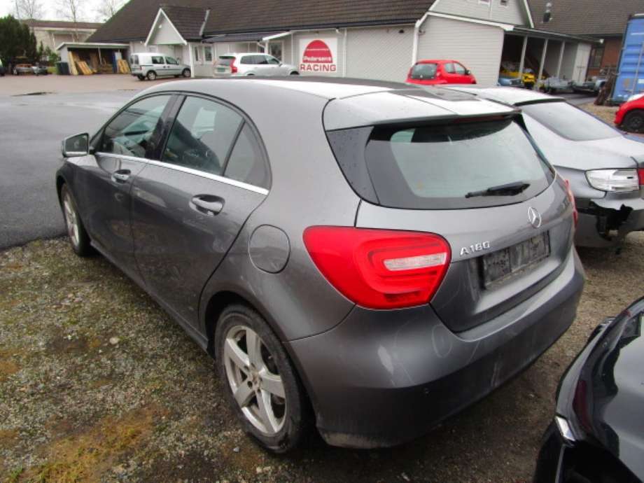 Mercedes A-Klasse 2012-2018 (W176) (W176), Motorkode: 270910, Girkassekode: 