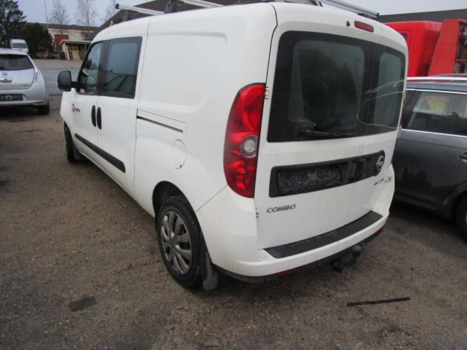 Opel Combo D 2012-2018 , Motorkode: 330A1000, Girkassekode: 