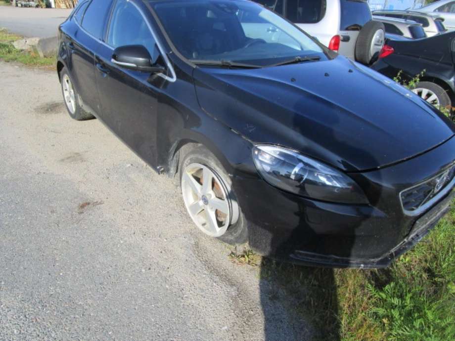 Volvo V40 2012-2019 , Motorkode: D4162T, Girkassekode: 