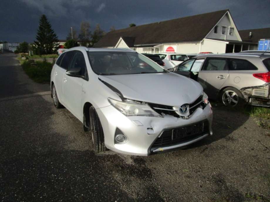 Toyota Auris 2013-2015 (Type II, Fase 1) , Motorkode: 2ZR-FXE, Girkassekode: 
