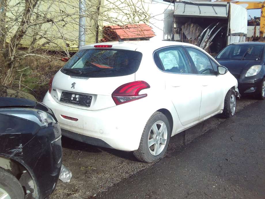 Peugeot 208 2012-2019 (Type I) , Motorkode: HM05, Girkassekode: 