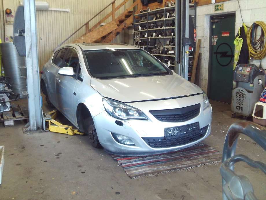 Opel Astra J 2010-2015 delebil , Motorkode: A17DTR, Girkassekode: 