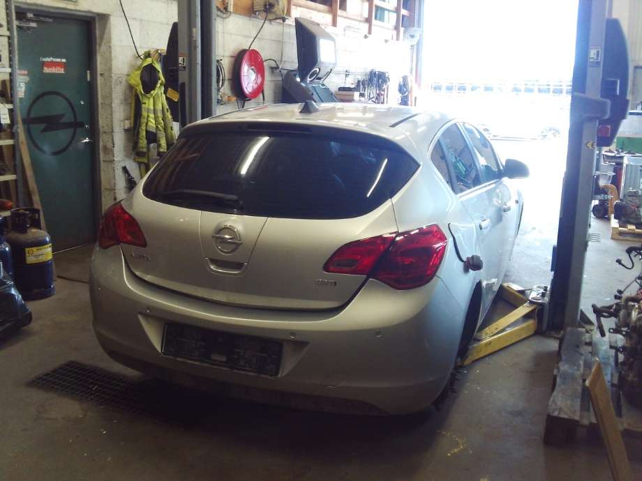 Opel Astra J 2010-2015 delebil , Motorkode: A17DTR, Girkassekode: 