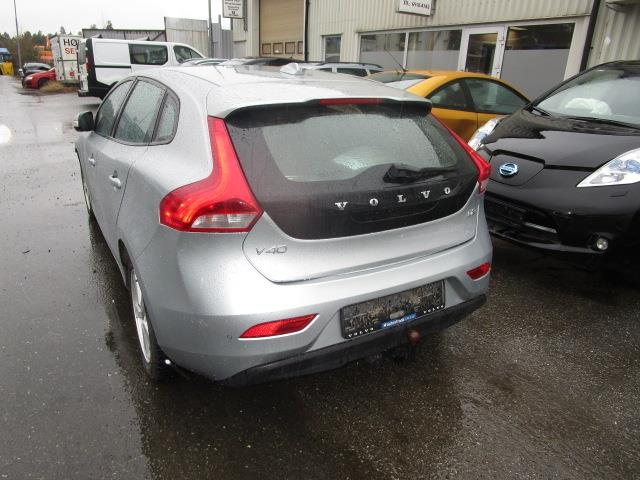 Volvo V40 2012-2019 , Motorkode: D4162T, Girkassekode: 