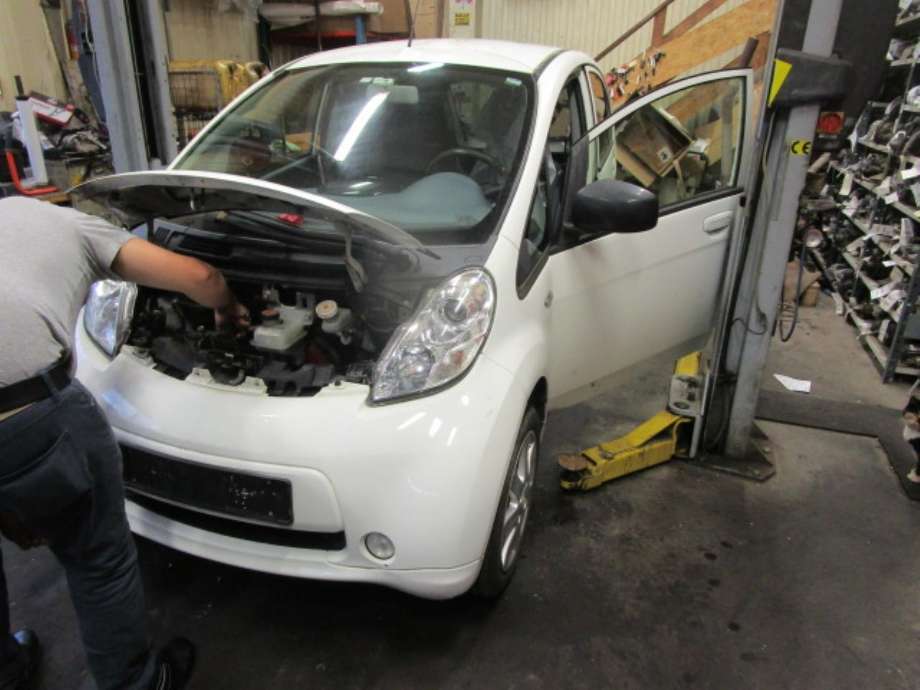 Peugeot iOn 2011-2020 , Motorkode: Y4F1, Girkassekode: 
