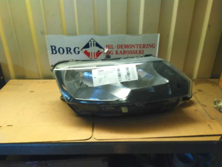 Frontlykt høyre halogen til Škoda Rapid, 2012-2019  (5JB 941 018|)