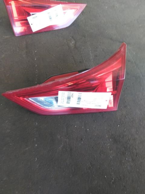 Baklykt høyre indre til Toyota Auris, 2013-2015 (Type II, Fase 1)  (8158102500)
