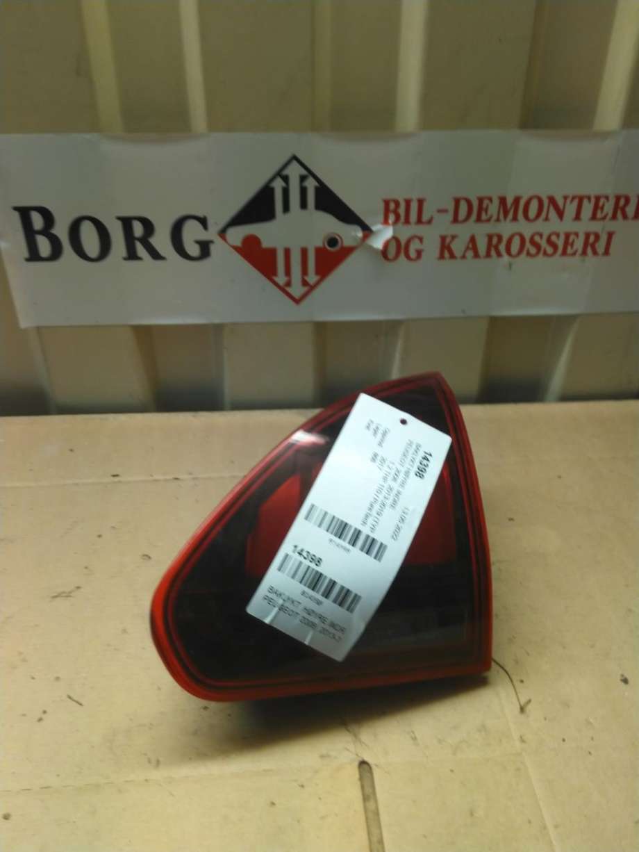 Baklykt høyre indre til Peugeot 2008, 2013-2019 (Type I)  (98 147 572 80)