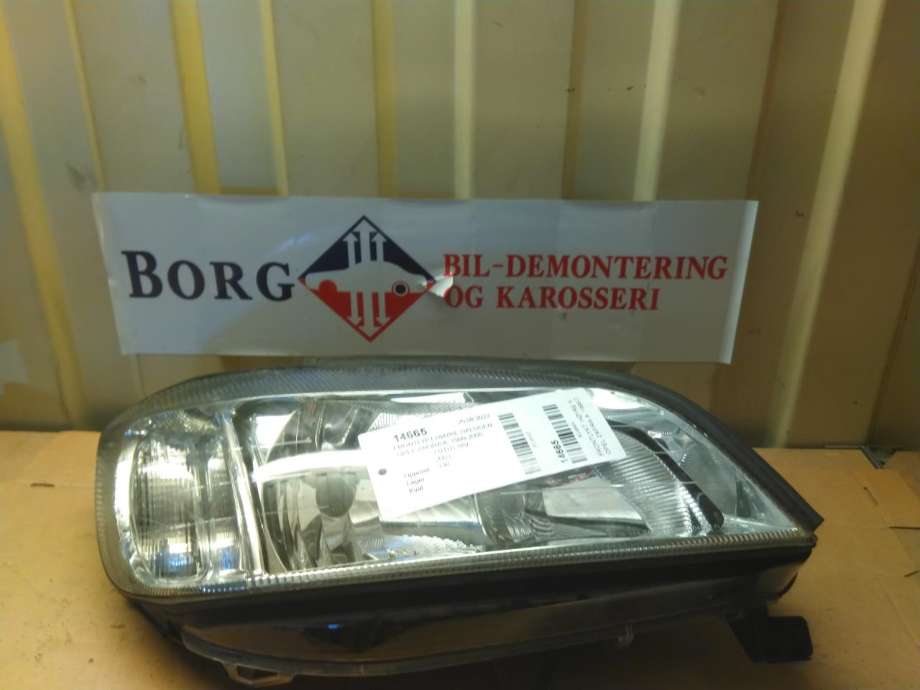Frontlykt høyre halogen til Opel Zafira A, 1999-2005  