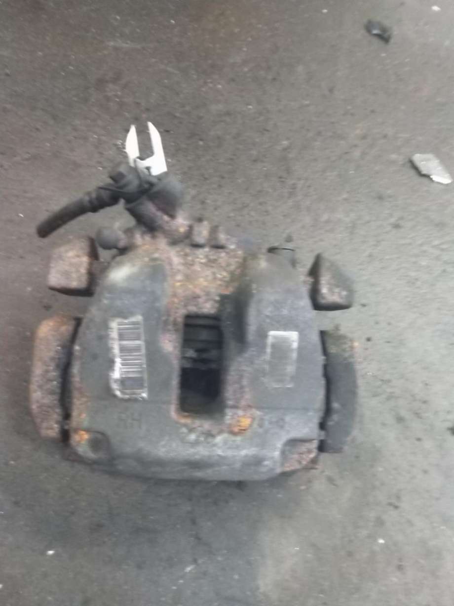 Bremsecaliper høyre foran til Citroën Berlingo, 2019-->> (Type III)  (16 231 621 80)