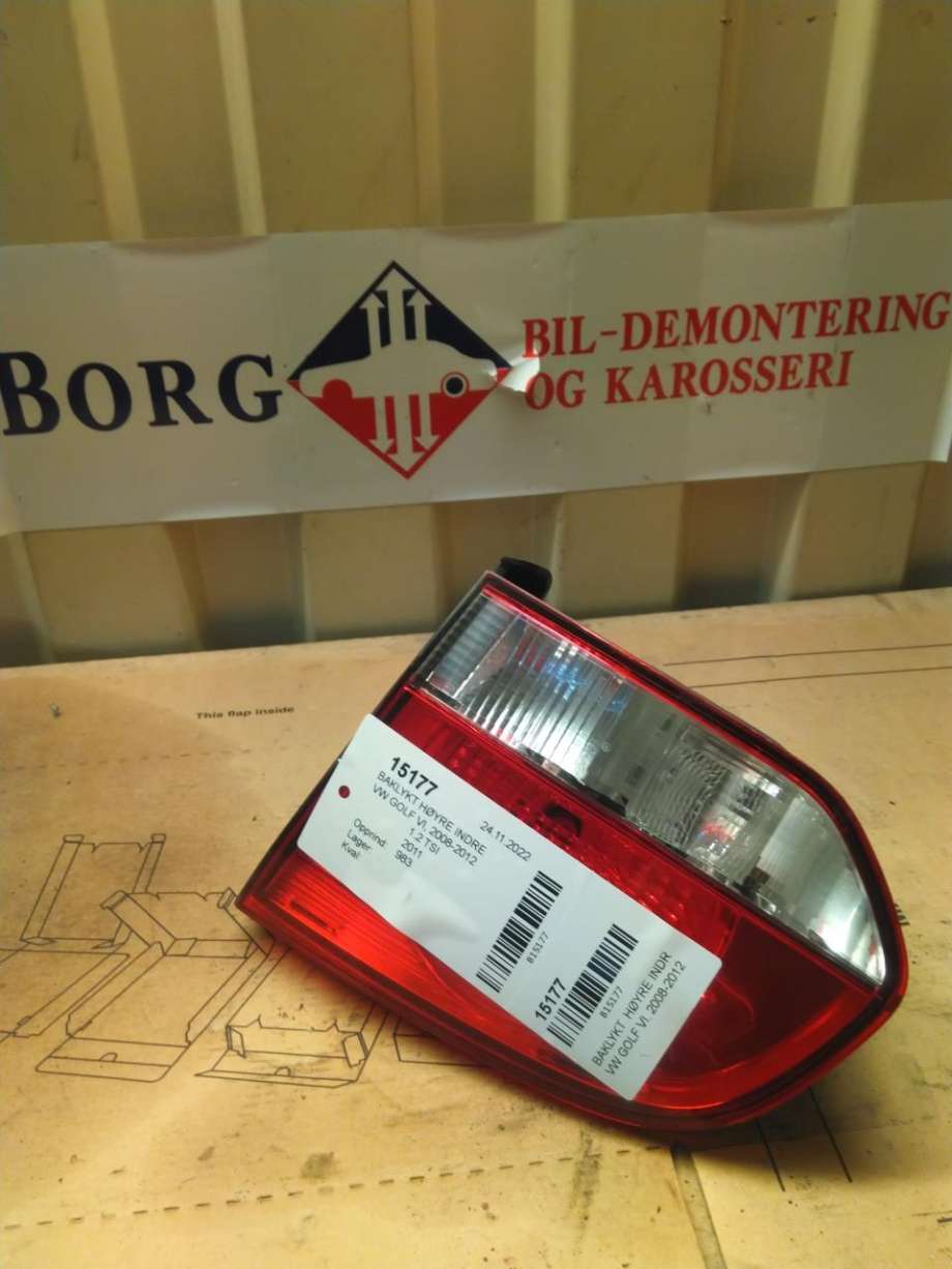 Baklykt høyre indre til VW Golf VI, 2008-2012  (5K0 945 094 AB)